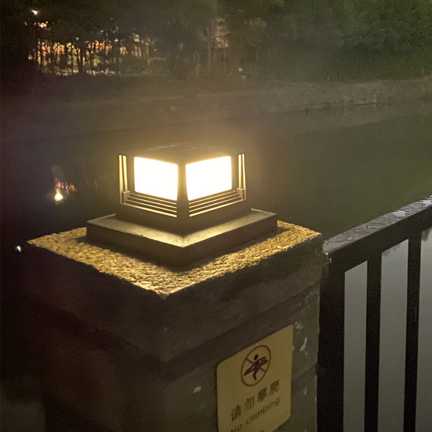 Cairn Solar Post Cap Light, Black White IP65 Waterproof Wireless Solar Fence Post Cap for 4x4 Deck Railing & Gate